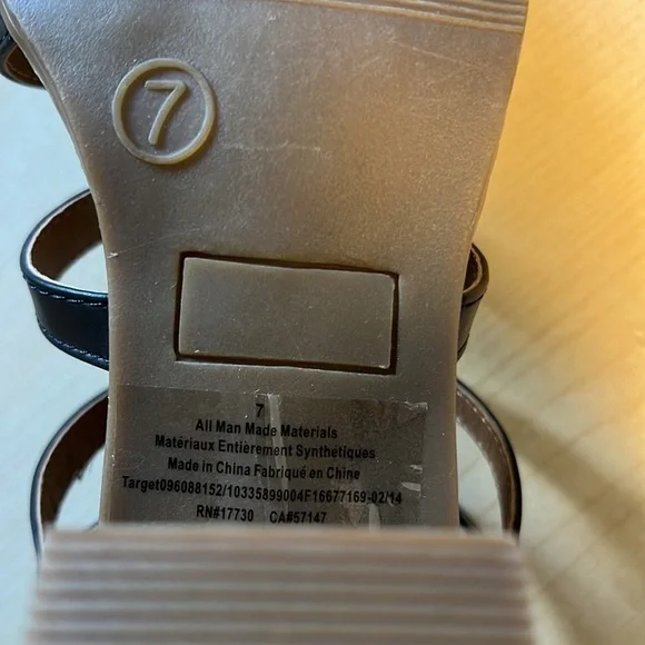 NWOT Mossimo Strappy Sandals With Studs And Back Heel Zipper, Size 7 - Picture 9 of 11